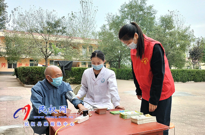 野崗鎮(zhèn)開展“情暖重陽 呵護健康”健康志愿服務活動