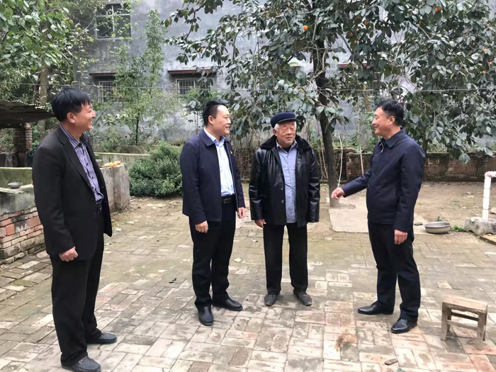縣委常委、組織部長(zhǎng)王義彬到褚廟鄉(xiāng)調(diào)研脫貧攻堅(jiān)與鄉(xiāng)村振興有效銜接工作