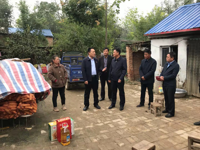 縣委常委、組織部長(zhǎng)王義彬到褚廟鄉(xiāng)調(diào)研脫貧攻堅(jiān)與鄉(xiāng)村振興有效銜接工作