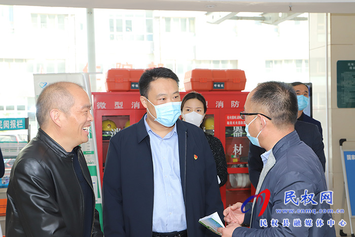 縣委常委、組織部長王義彬檢查指導(dǎo)全國文明城市創(chuàng)建工作