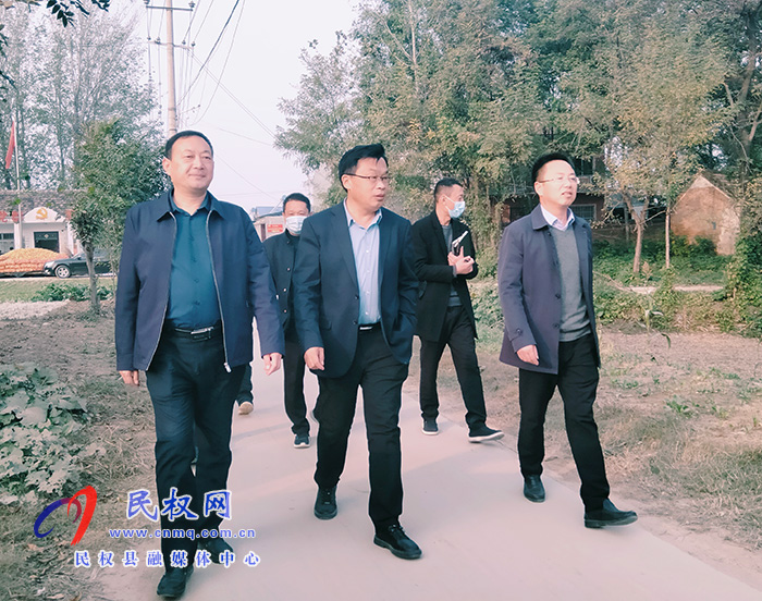 縣委常委、宣傳部長、副縣長畢道喜督導(dǎo)軟弱渙散村黨組織整頓工作