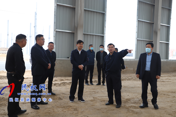 縣委書記張團(tuán)結(jié)調(diào)研安置房和重點(diǎn)項目建設(shè)進(jìn)展情況