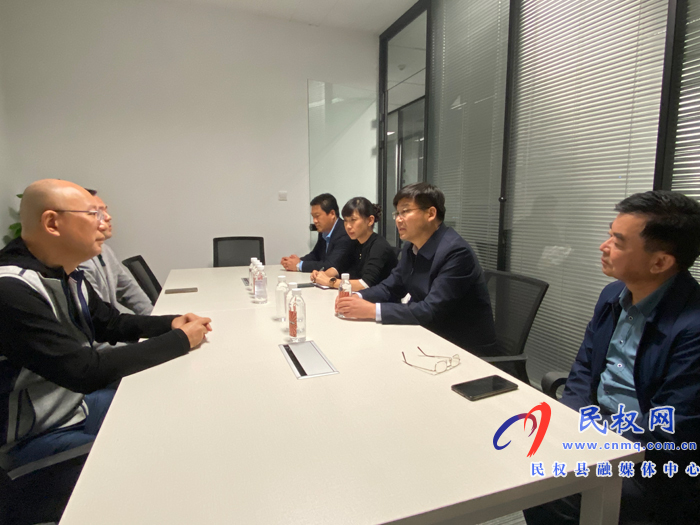 縣委書記張團結赴上海招商考察