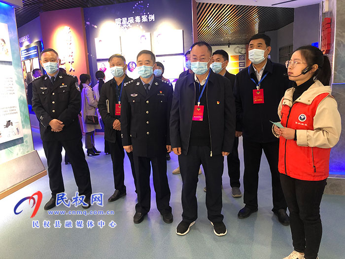 縣政協(xié)視察未成年人權益保護、預防青少年違法犯罪工作