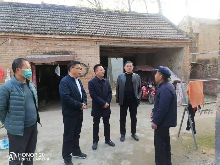 縣委常委、宣傳部長、副縣長畢道喜到王橋鎮(zhèn)督導鞏固脫貧攻堅成果后評估和軟弱渙散村黨組織整頓工作