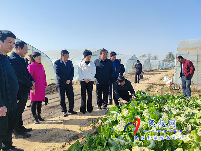 市人大常委會副主任、市總工會主席姬脈常到白云寺鎮(zhèn)柏木崗村開展鞏固脫貧成果“大排查大整改”活動