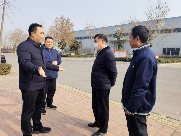 縣委常委、組織部長(zhǎng)王義彬到河南松川專用汽車(chē)有限公司開(kāi)展“企業(yè)服務(wù)日”活動(dòng)
