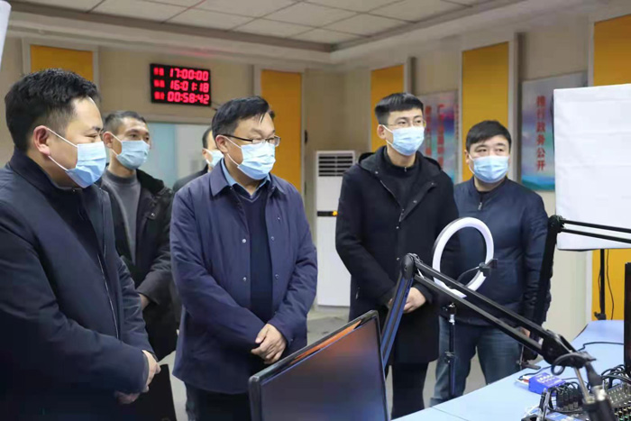 縣委常委、宣傳部長、副縣長畢道喜深入到縣融媒體中心調(diào)研