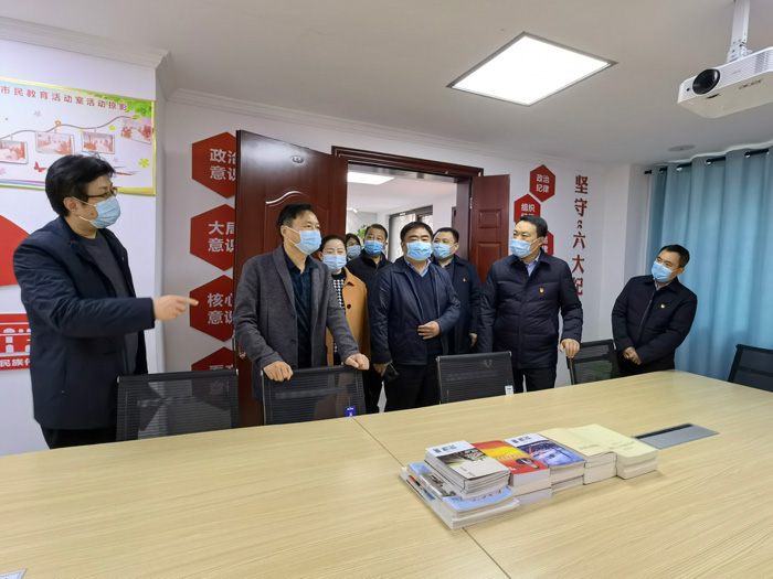 市委組織部到民評定驗(yàn)收星級“紅色物業(yè)示范小區(qū)”創(chuàng)建工作