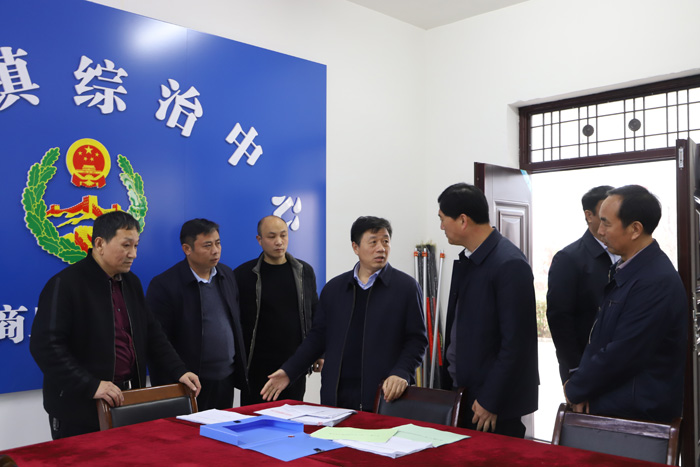 縣委常委、政法委書記陳鴻志督導(dǎo)“三零”創(chuàng)建和政法干警“六百”活動開展情況