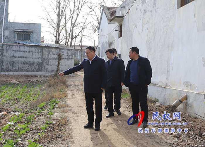 縣委副書記栗團結暗訪調研農村人居環(huán)境整治工作及鄉(xiāng)鎮(zhèn)集鎮(zhèn)區(qū)建設和農業(yè)產業(yè)發(fā)展情況
