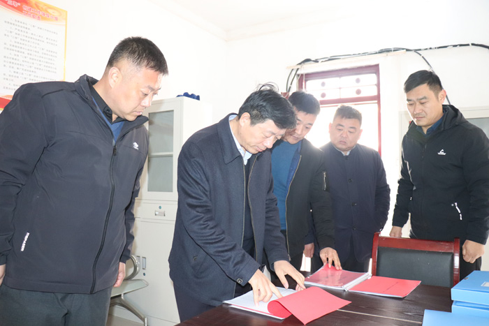 縣委常委、政法委書(shū)記陳鴻志調(diào)研指導(dǎo)“三零”創(chuàng)建工作