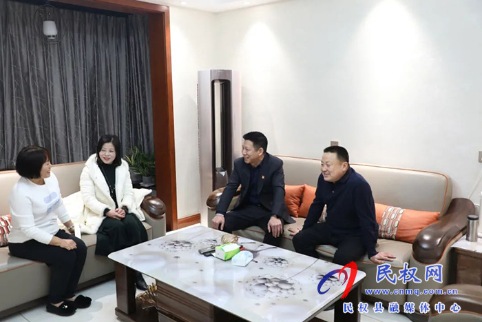 縣委常委、縣紀(jì)委書記、縣監(jiān)委主任冉燃開展廉政家訪活動(dòng)