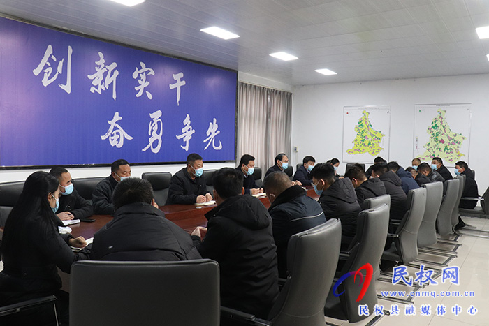 縣領(lǐng)導(dǎo)吳杰、王雪山到野崗鎮(zhèn)督導(dǎo)疫情防控工作