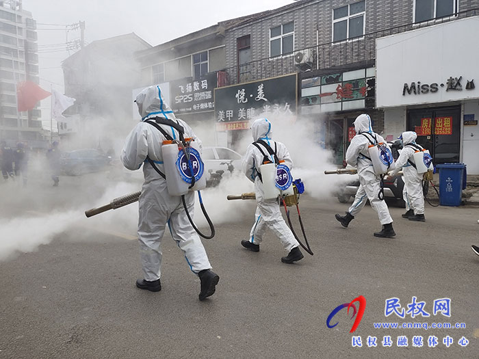 民權(quán)縣工商聯(lián)組織愛心企業(yè)慰問(wèn)縣藍(lán)天救援隊(duì)