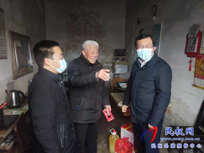 縣委常委、統(tǒng)戰(zhàn)部長李君走訪慰問老復退軍人、老黨員和困難戶