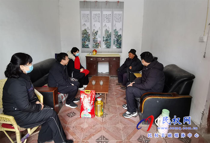 縣委黨校開展春節(jié)走訪慰問幫扶村困難群眾、老黨員及離退休老干部活動(dòng)