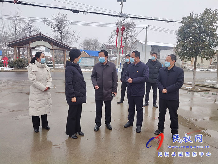 市人大常委會(huì)副主任、市總工會(huì)主席姬脈常到白云寺鎮(zhèn)開展“送政策、送溫暖、送幫扶”活動(dòng)