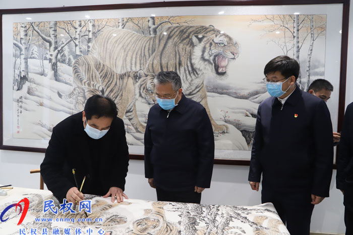 市委書記李國勝蒞民調(diào)研文化產(chǎn)業(yè)發(fā)展和慰問駐村工作隊(duì)員