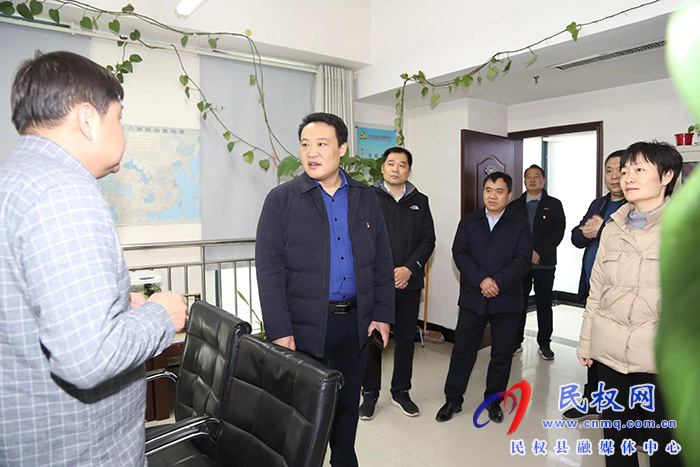 新年上班第一天：縣委常委、組織部長(zhǎng)王義彬看望慰問(wèn)組工干部