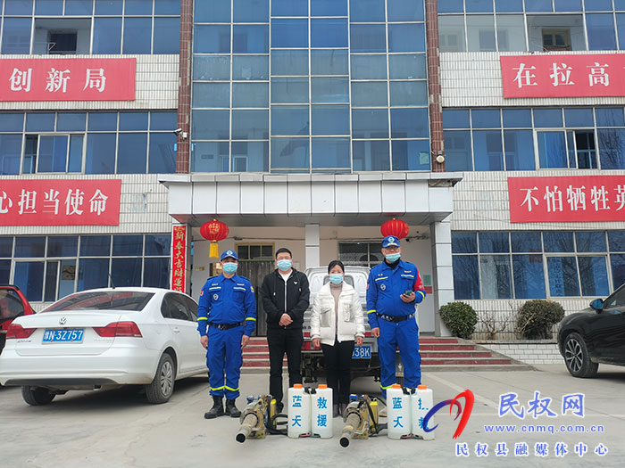 全面消殺 不留死角：民權(quán)縣“紅十字會(huì)”藍(lán)天救援隊(duì)助力龍?zhí)伶?zhèn)守好疫情防控“消殺關(guān)”