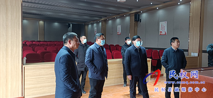 縣委常委、宣傳部長、副縣長畢道喜到北關(guān)鎮(zhèn)王公莊村調(diào)研畫虎學(xué)院籌備情況