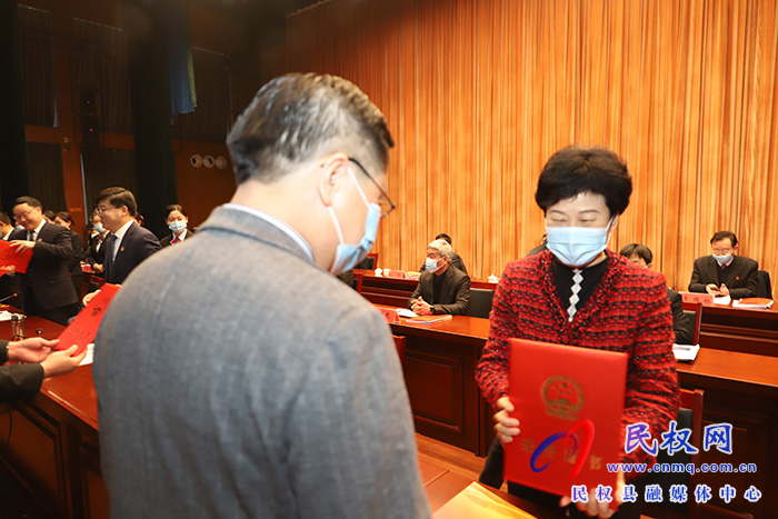 縣委經(jīng)濟(jì)工作會議暨全縣三級干部大會召開