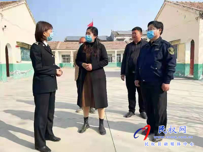 縣委常委、副縣長于茜來到花園鄉(xiāng)參加植樹活動