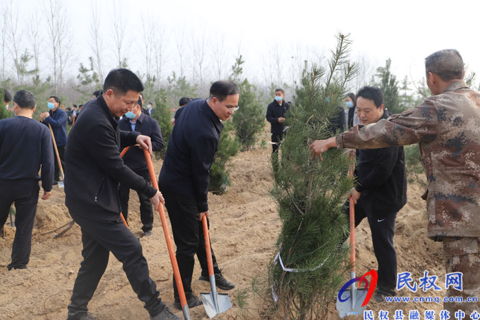 縣四大家領導義務植樹再添新綠