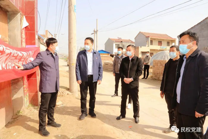 縣委常委、組織部長王義彬督導(dǎo)疫情防控工作