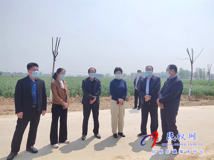 縣領導周燕、瞿志君到白云寺鎮(zhèn)督導疫情防控和新型集鎮(zhèn)區(qū)校園建設工作