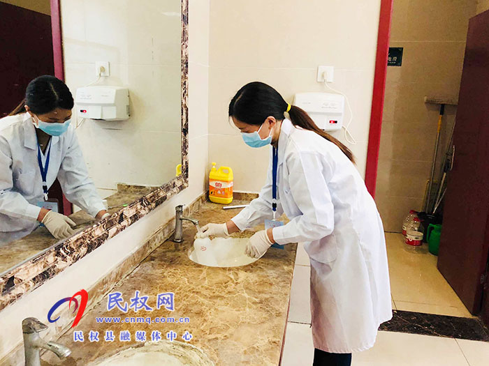 縣水務(wù)公司加強(qiáng)水質(zhì)檢測(cè) 確保水質(zhì)安全