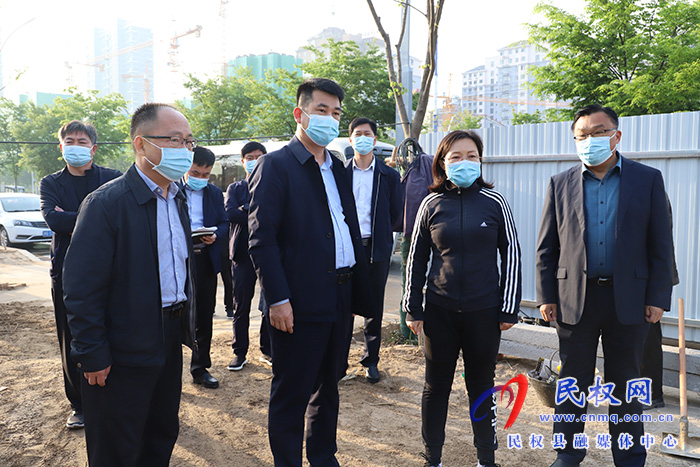 縣委副書記、縣長王靜嫻早餐會查看城區(qū)文明城創(chuàng)建和市政基礎設施建設情況