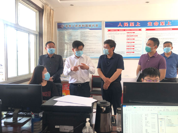 縣委書記張團結(jié)暗訪督導疫情防控工作