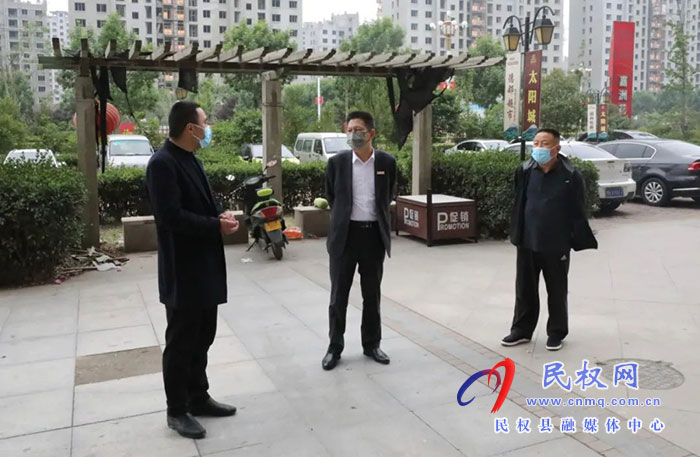 縣委常委、縣紀(jì)委書記、縣監(jiān)委主任冉燃督導(dǎo)疫情防控工作