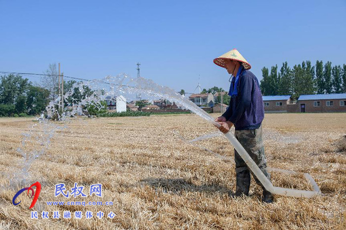 民權縣人和鎮(zhèn)迅速掀起抗旱搶種保苗高潮