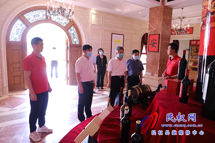 副市長(zhǎng)潘峰到民調(diào)研企業(yè)生產(chǎn)經(jīng)營(yíng)情況