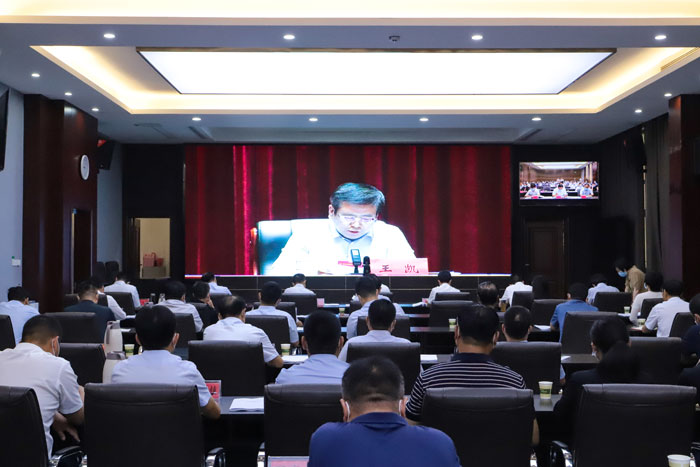 我縣組織收聽(tīng)收看全省“能力作風(fēng)建設(shè)年”活動(dòng)讀書會(huì)
