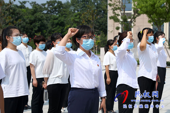 慶祝黨的生日，勇?lián)跣氖姑?--民權(quán)縣第五小學(xué)走進(jìn)民權(quán)縣第一個黨支部誕生地