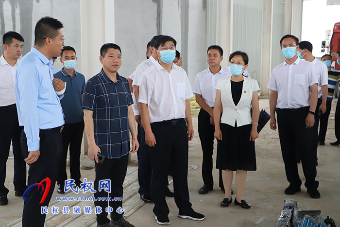 縣委書記張團結(jié)調(diào)研“三個一批”項目建設(shè)情況