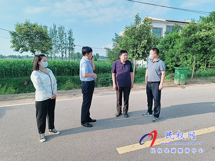 縣領(lǐng)導(dǎo)陳進(jìn)領(lǐng)到老顏集鄉(xiāng)督導(dǎo)疫情防控工作