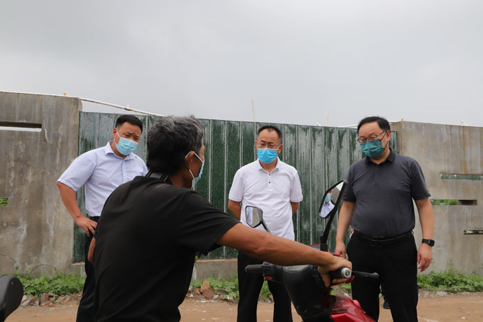 縣領導栗團結、周明河、李衛(wèi)政到部分鄉(xiāng)鎮(zhèn)暗訪督導社會面管控工作