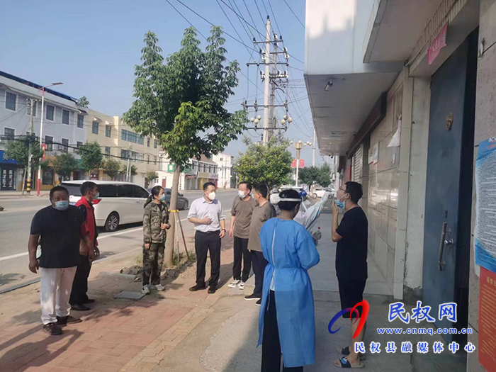 縣委常委、組織部長王義彬督導(dǎo)核酸檢測工作