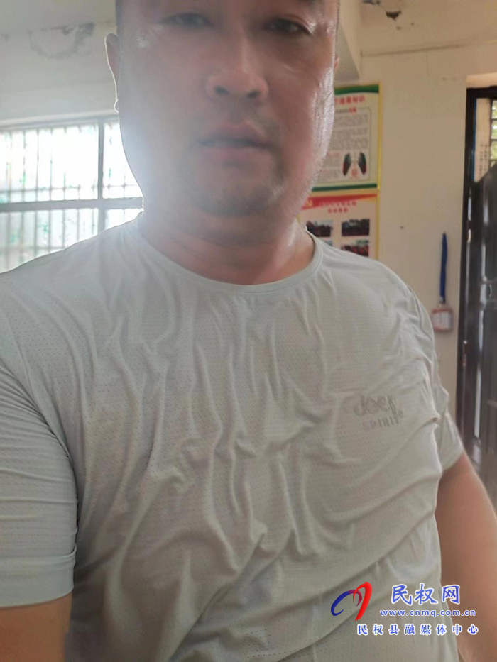 人和鎮(zhèn)教師志愿者堅守社區(qū)（村委）抗疫一線  立德樹人從自身做起本輪疫情以來，經(jīng)過廣大醫(yī)護人員、社區(qū)工作者和