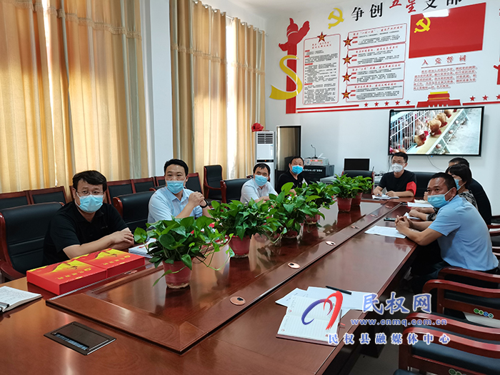 縣委常委、組織部長(zhǎng)王義彬督導(dǎo)調(diào)研“五星”支部創(chuàng)建和軟弱渙散村黨組織整頓工作