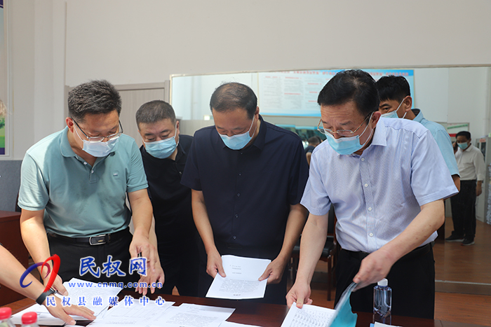 縣領導李國棟督導檢查學校開學疫情防控和校園安全工作