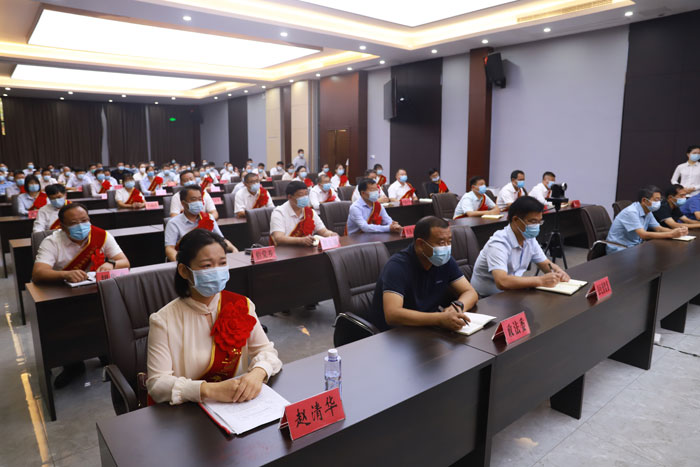民權(quán)縣慶祝第38個(gè)教師節(jié)暨教育體育工作表彰大會舉行