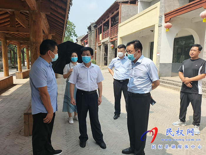 商丘市文化廣電和旅游局黨組成員、副局長董健到我縣調(diào)研市級白名單企業(yè)運(yùn)營情況