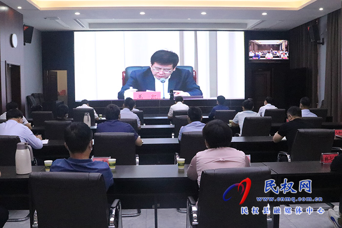 我縣組織收聽收看設(shè)計河南建設(shè)工作會議