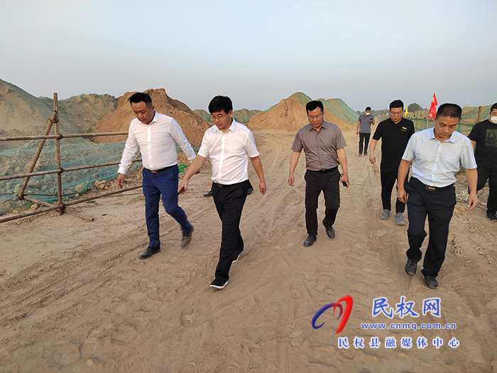 縣委書記張團結到金藝科技產業(yè)園查看項目進展情況